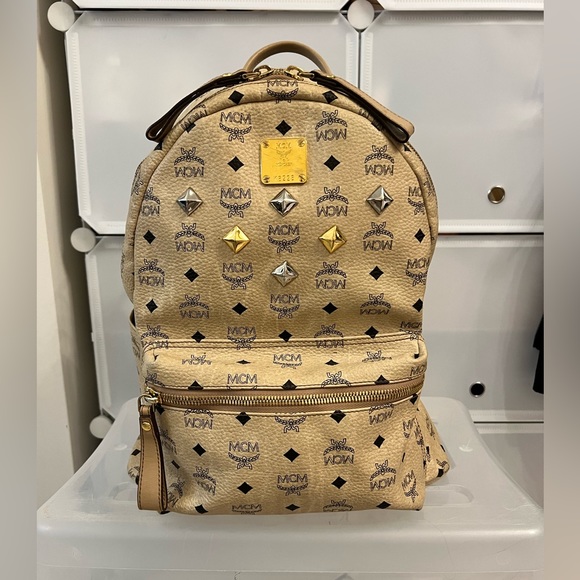 MCM Medium Studded Stark backpack - Picture 3 of 16